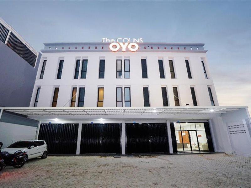 Super Oyo Capital O 449 The Colins Hotel Keputih Exterior foto