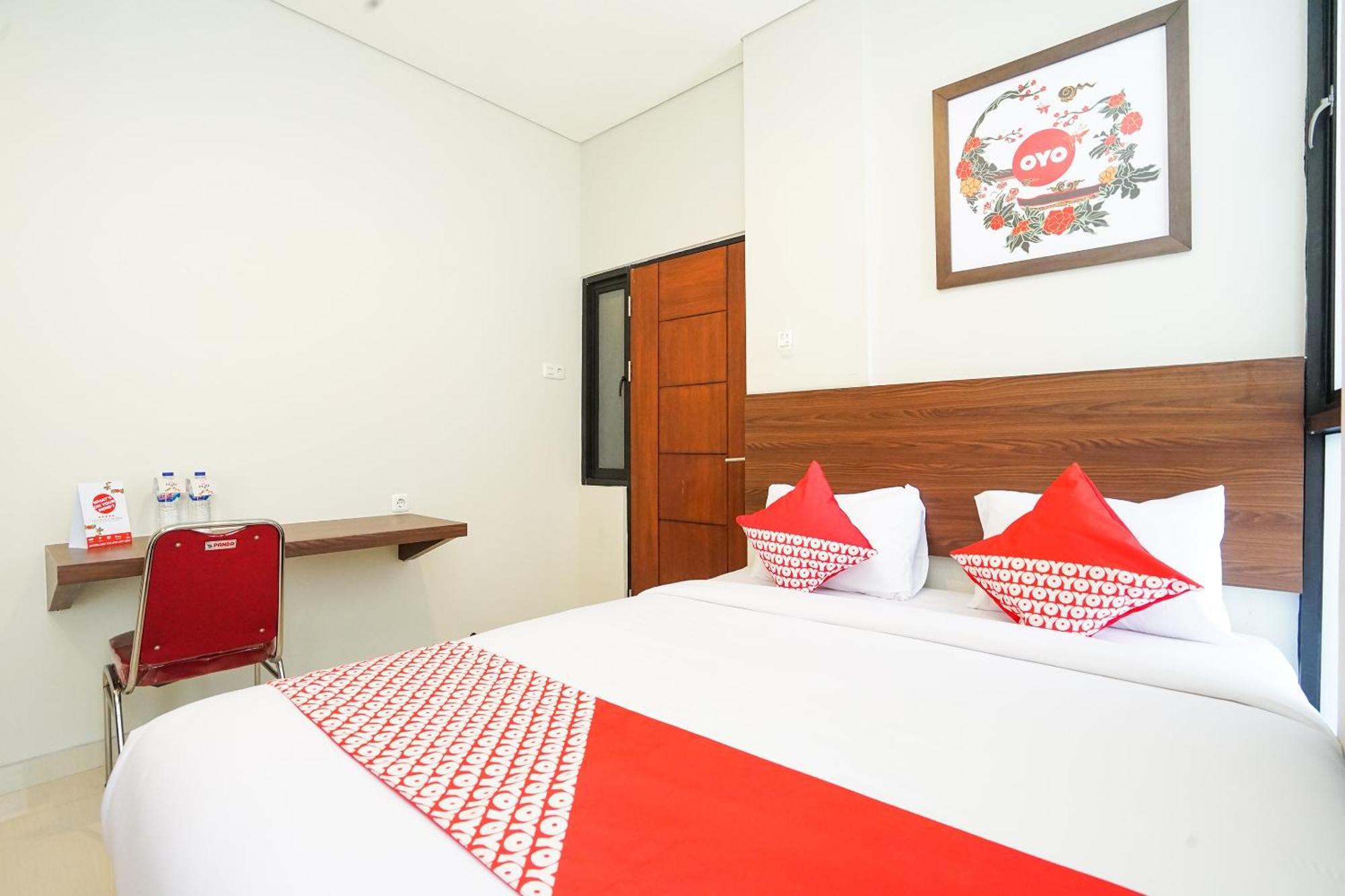 Super Oyo Capital O 449 The Colins Hotel Keputih Exterior foto